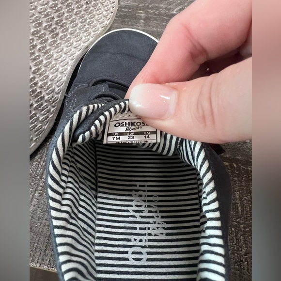 Carters Oshkosh Toddler Boys Shoes - Picture 3 of 9